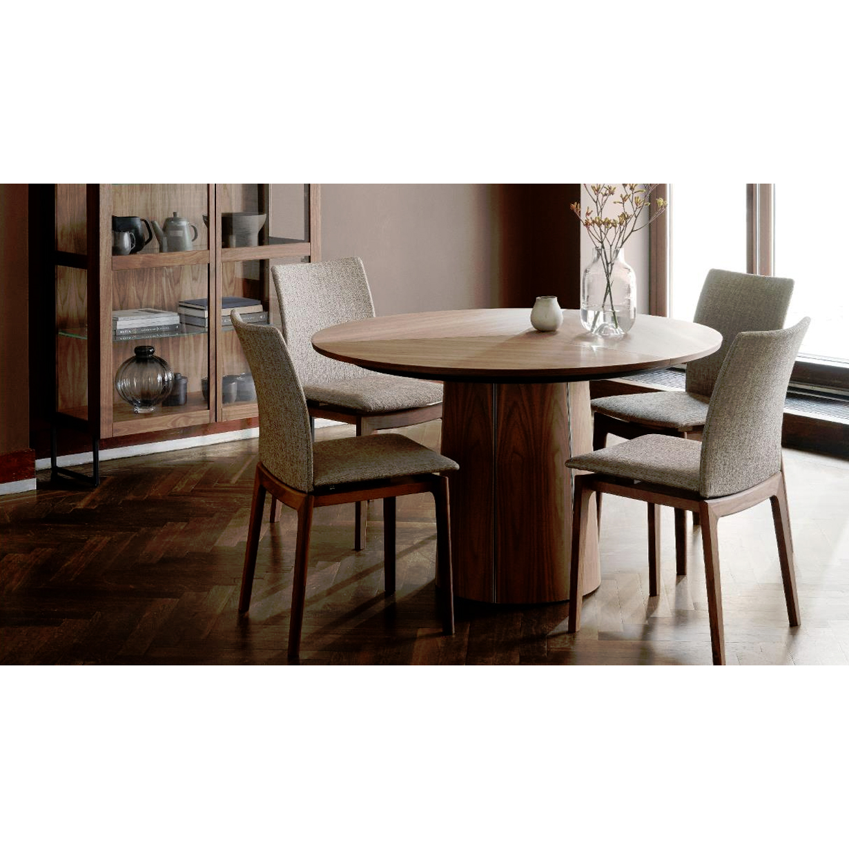 Skovby SM33 Circular Wood Dining Table | ScanDesigns Furniture