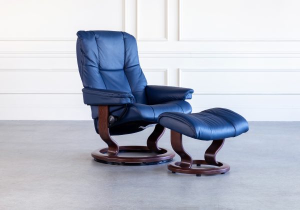 https://www.scandesigns.com/wp-content/uploads/2020/04/Mayfair-Classic-Recliner-Oxford-Blue-Angle-600x420.jpg