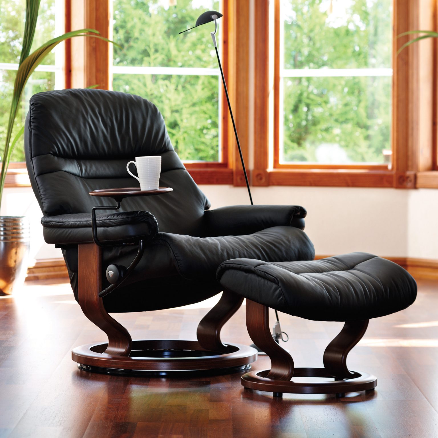 Stressless Sunrise Recliner Angle Black