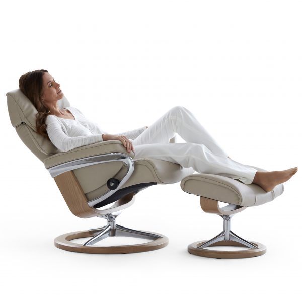 Stressless Ruby Signature Recliner - ScanDesigns Furniture