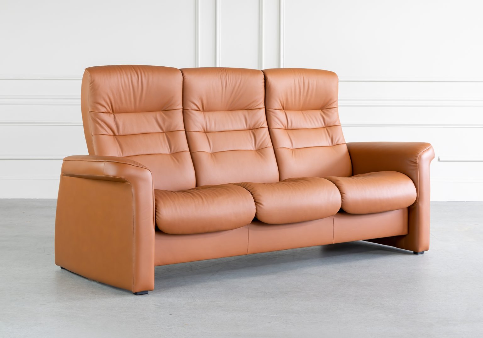 Stressless Sapphire Sofa Paloma Cognac Angle