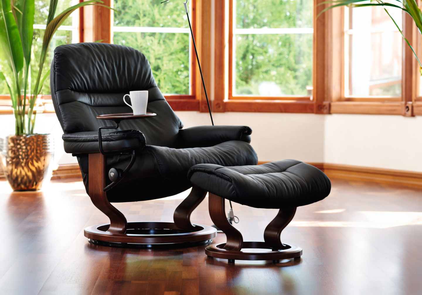Stressless Sunrise Recliner Angle Black