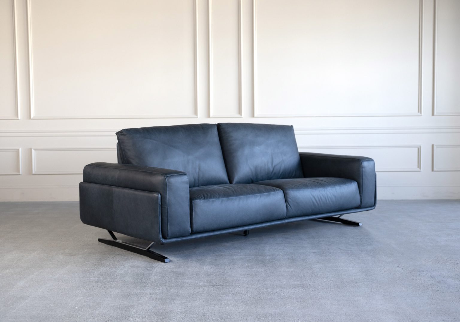 Turin Sofa Vintage Blue Angle 1