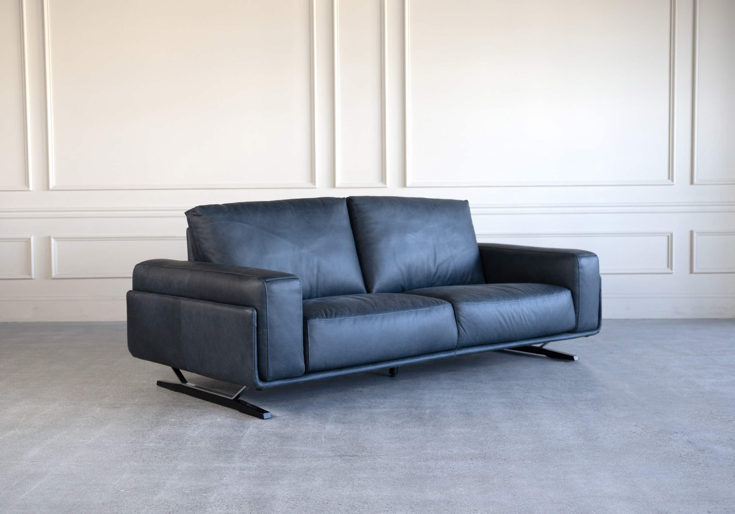 Turin Sofa Vintage Blue Angle 1