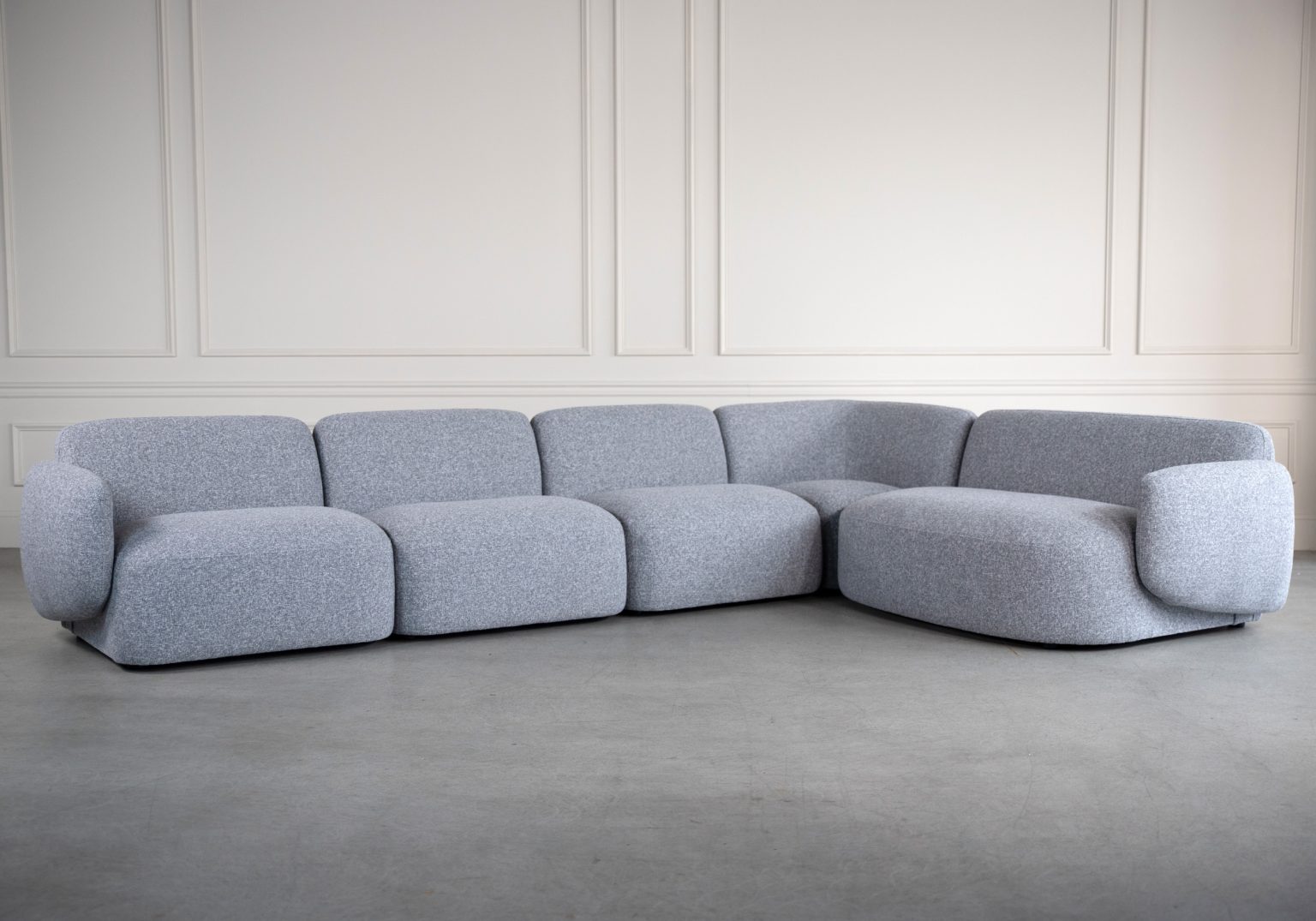 Frank Sectional Grey Angle