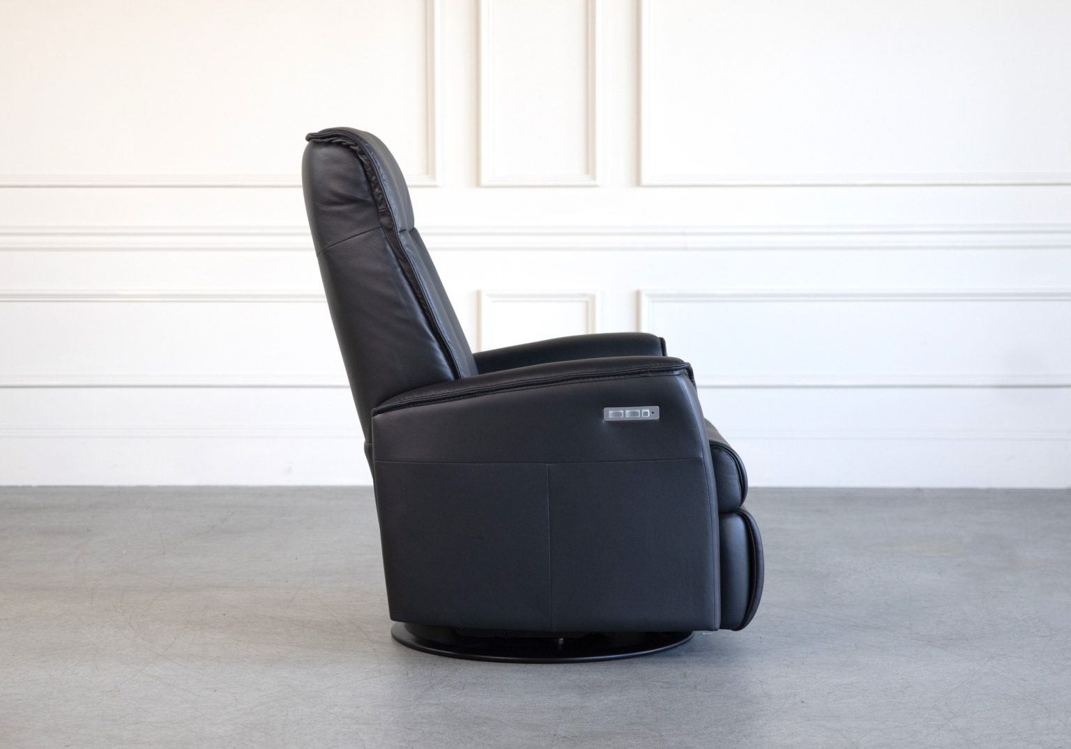 Sirius Recliner Onyx Side