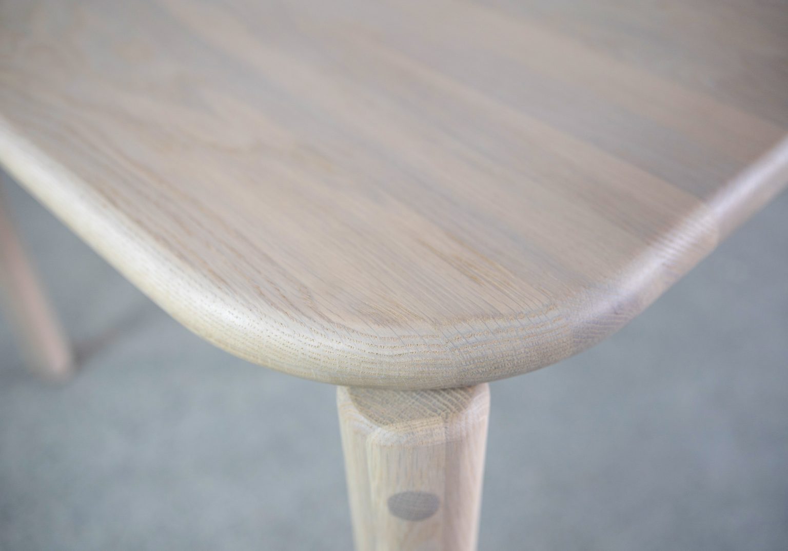 spot oak table