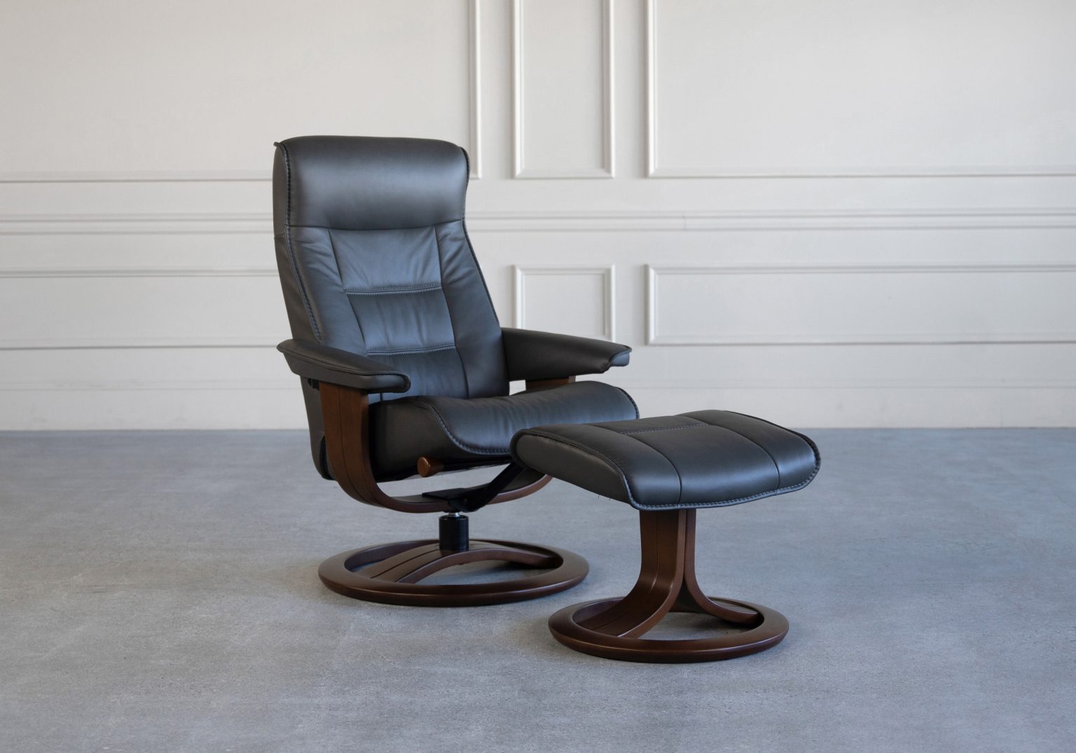 Bravo Recliner Graphite Angle