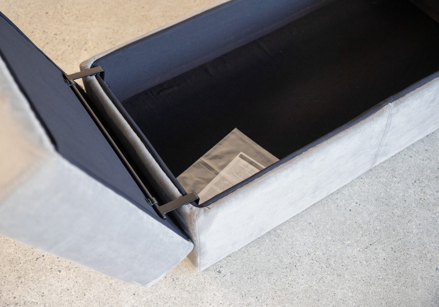 IMG DPALL HC Fabric Ottoman Inside