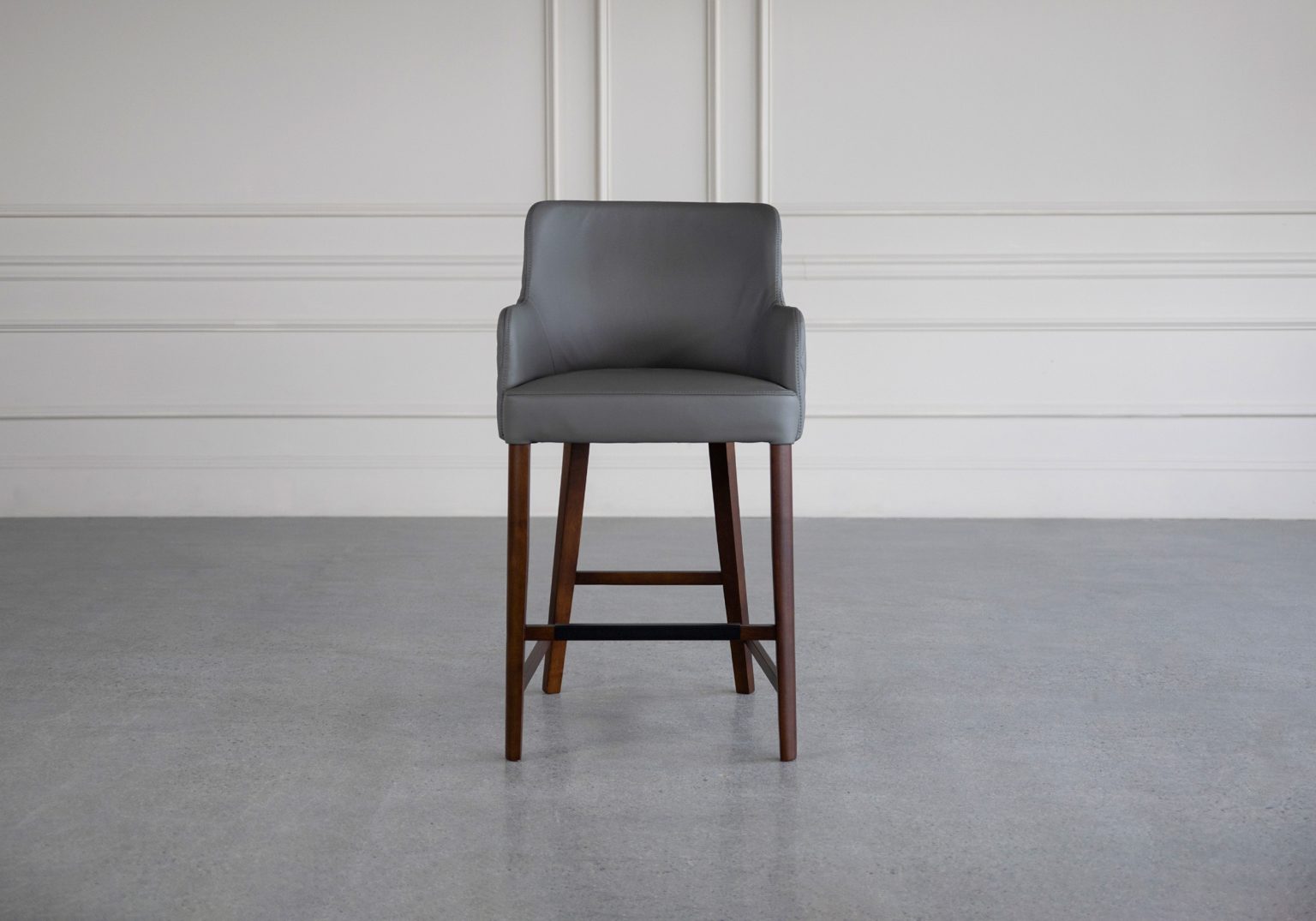 selena stool iron featured