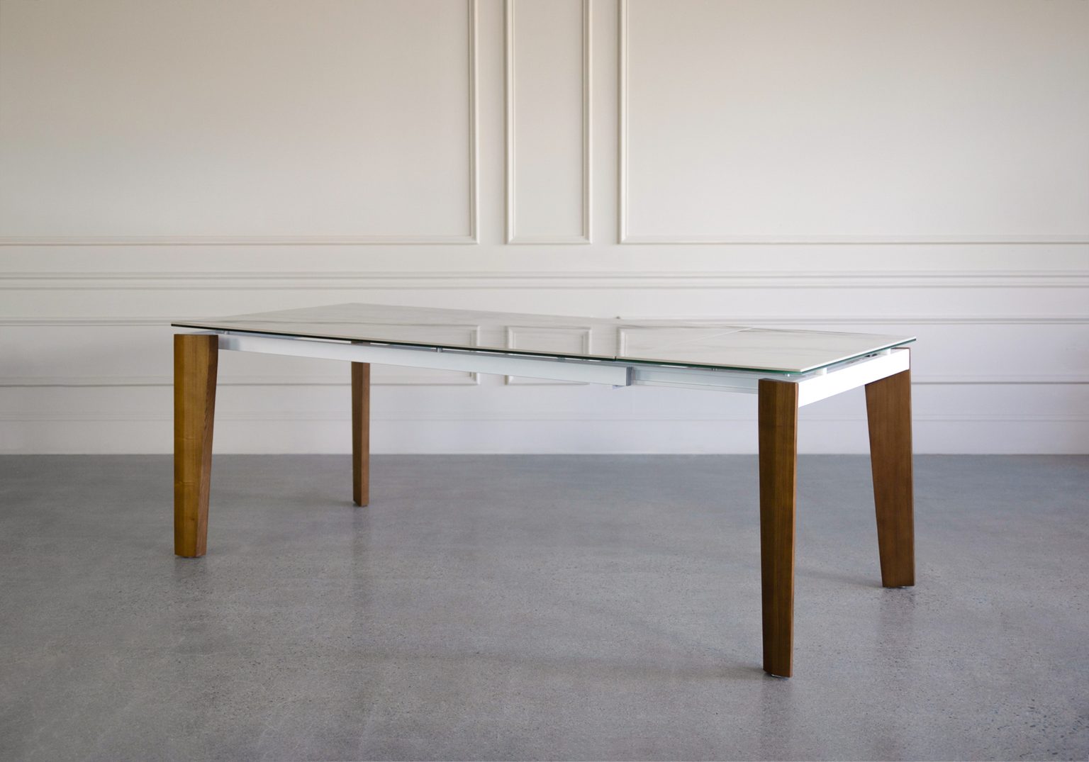 malia ceramic dining table angle