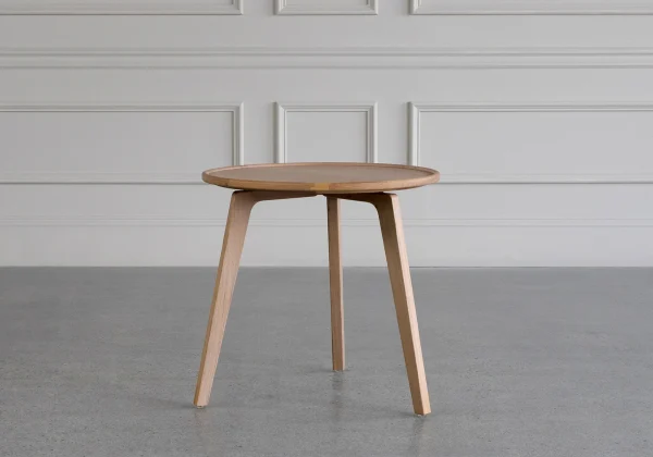 Mette Side Table in Oak - Angle