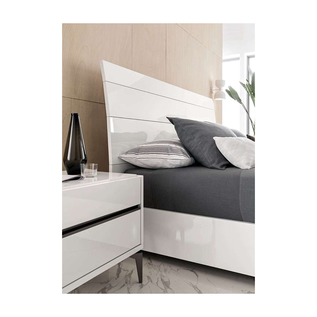 Costa Bed Detail