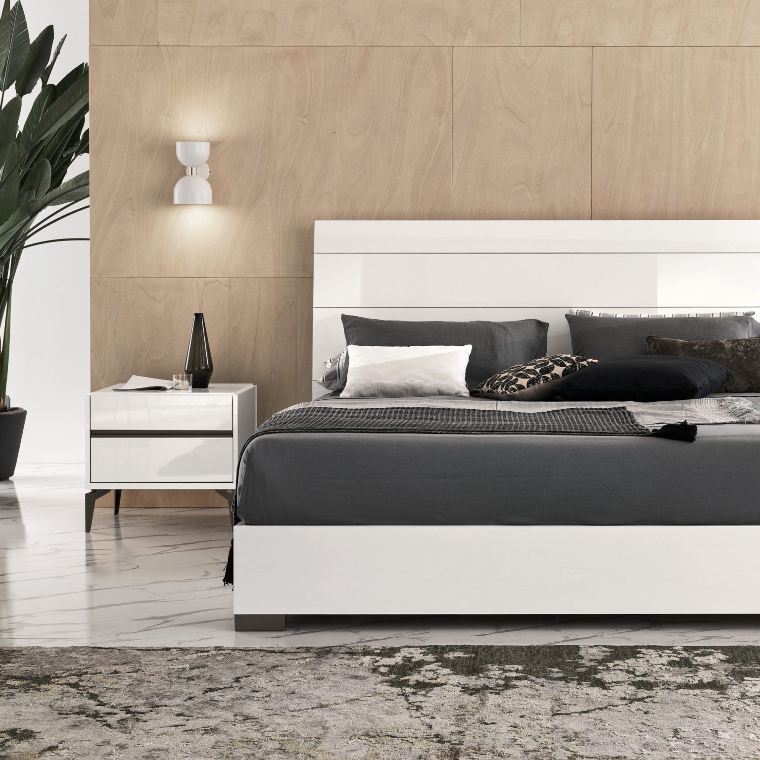 Costa Bed Front Detail