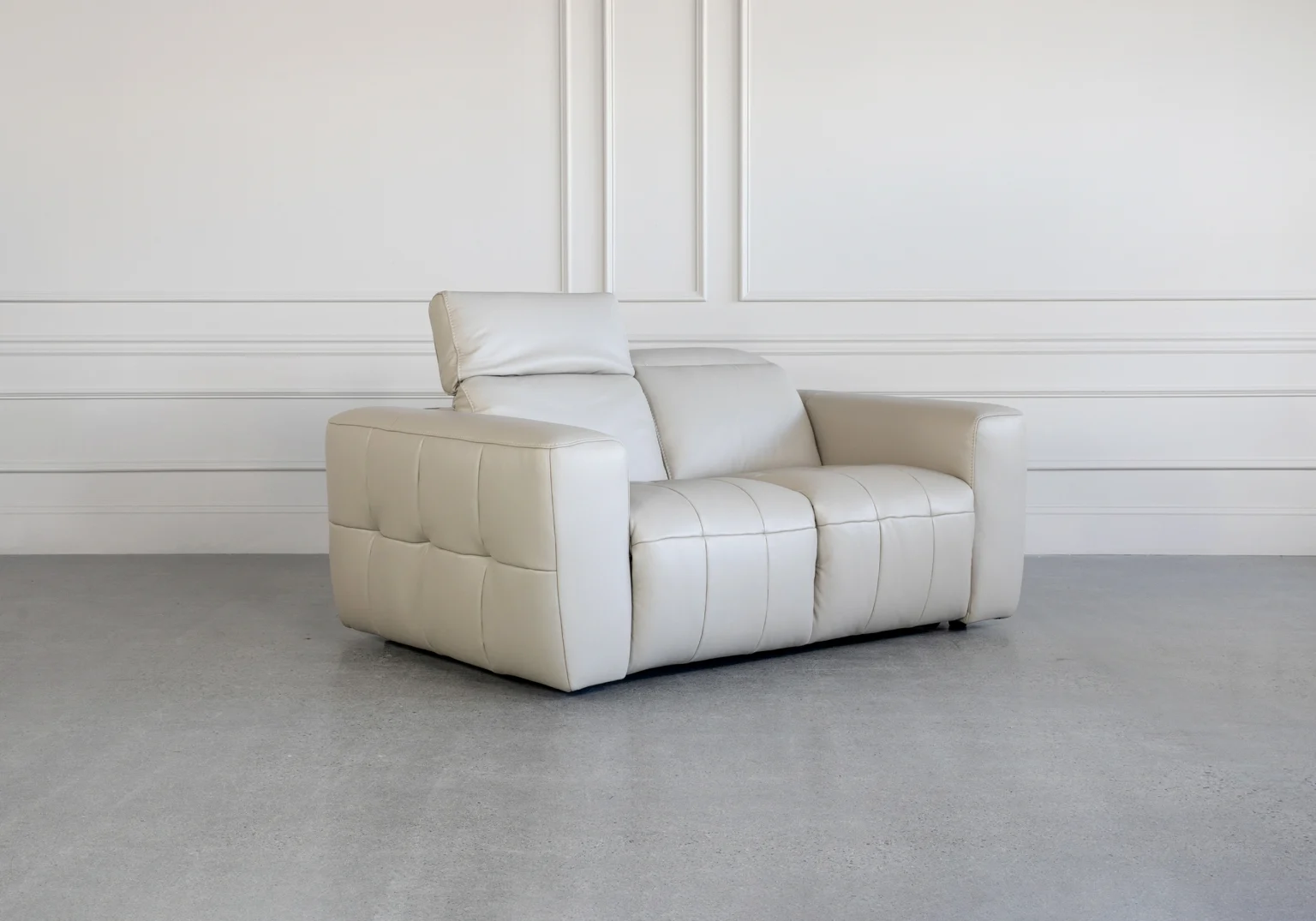 Haven Taupe M5652 Leather Loveseat Angle R 1